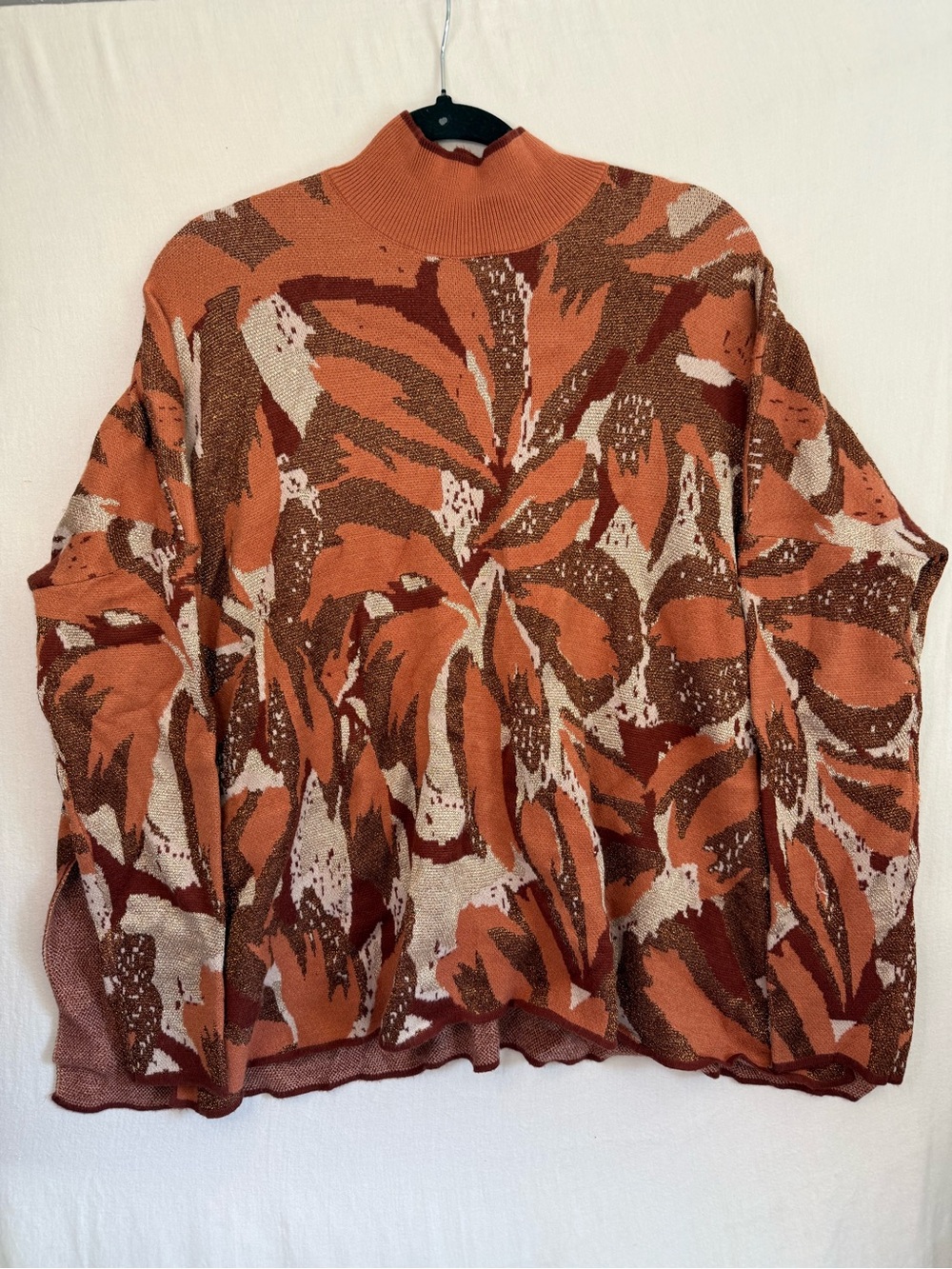Women’s Entro Rust Leaf-Pattern Turtleneck Sweater Size M